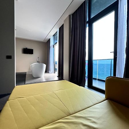 Hotel black sea Koboeleti Buitenkant foto