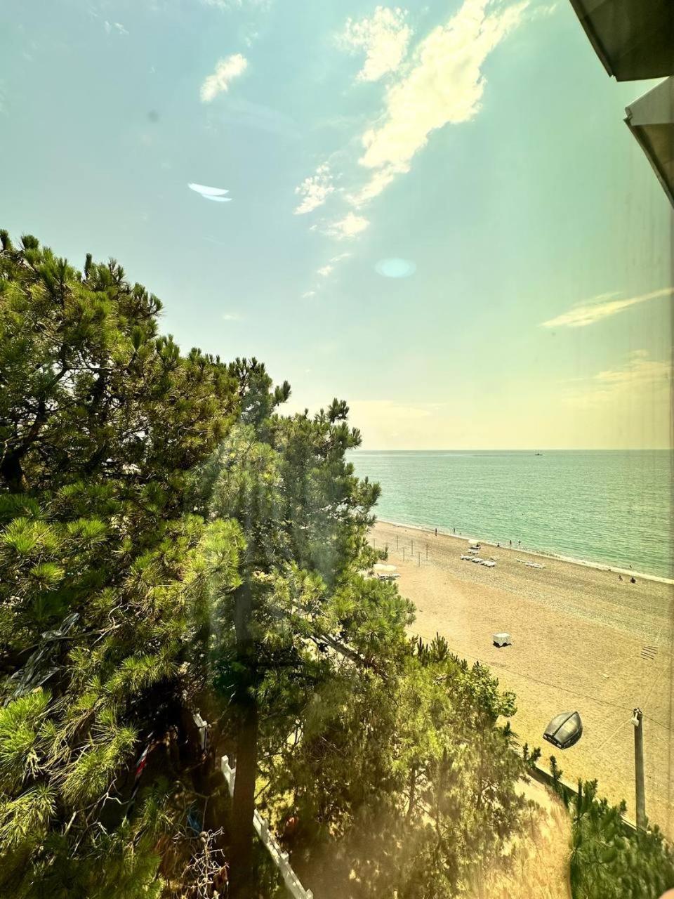 Hotel black sea Koboeleti Buitenkant foto