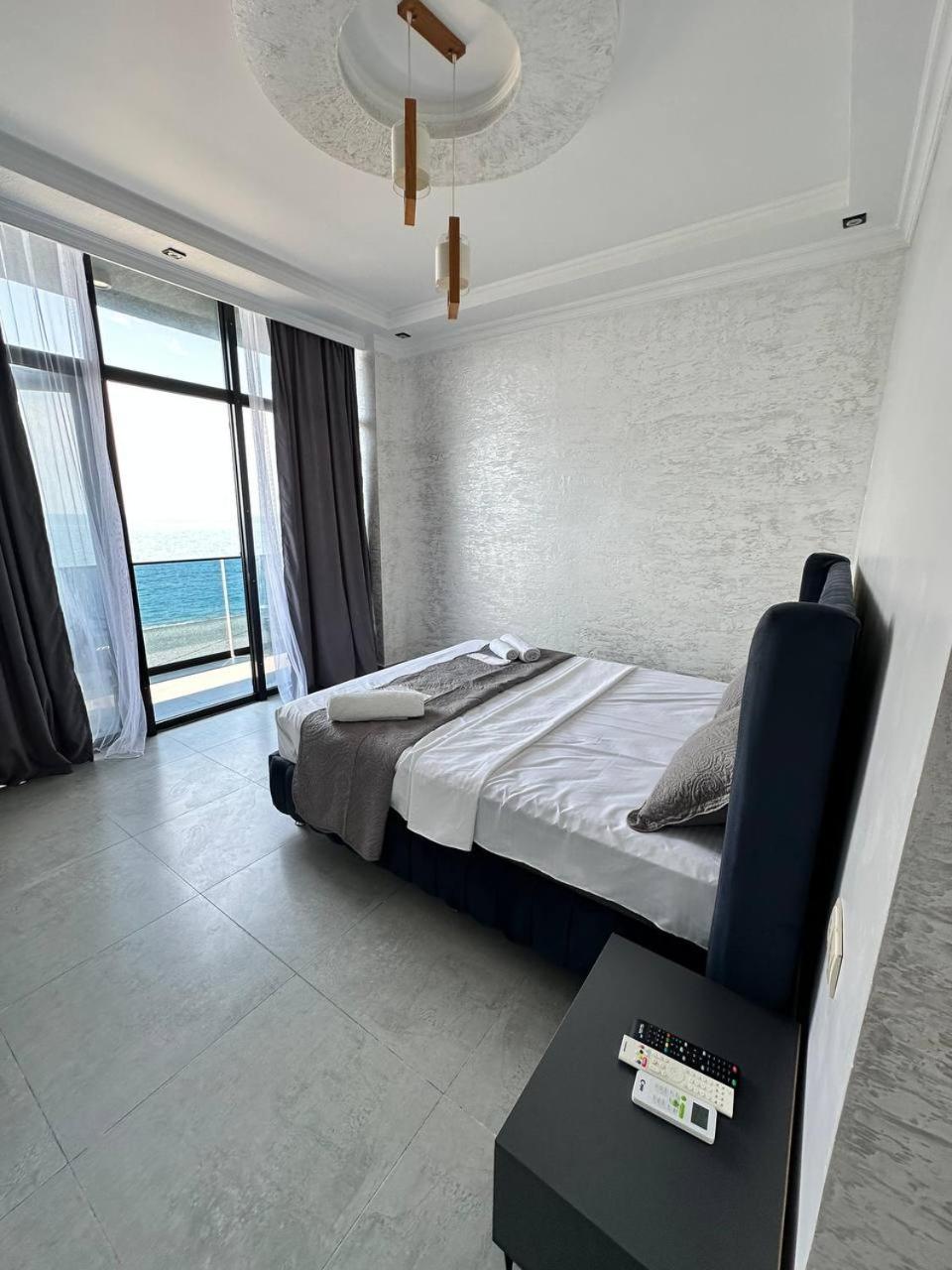 Hotel black sea Koboeleti Buitenkant foto