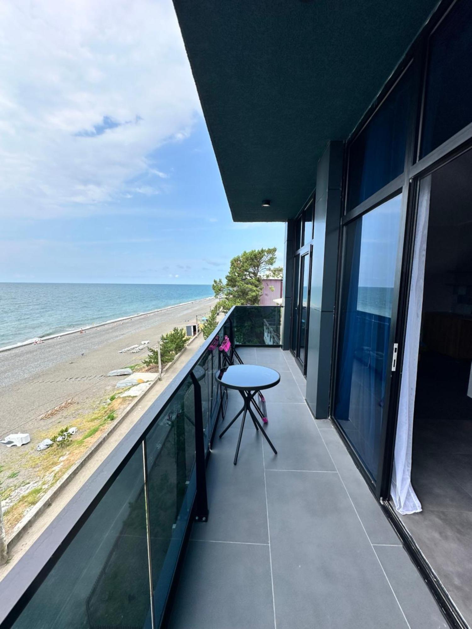 Hotel black sea Koboeleti Buitenkant foto