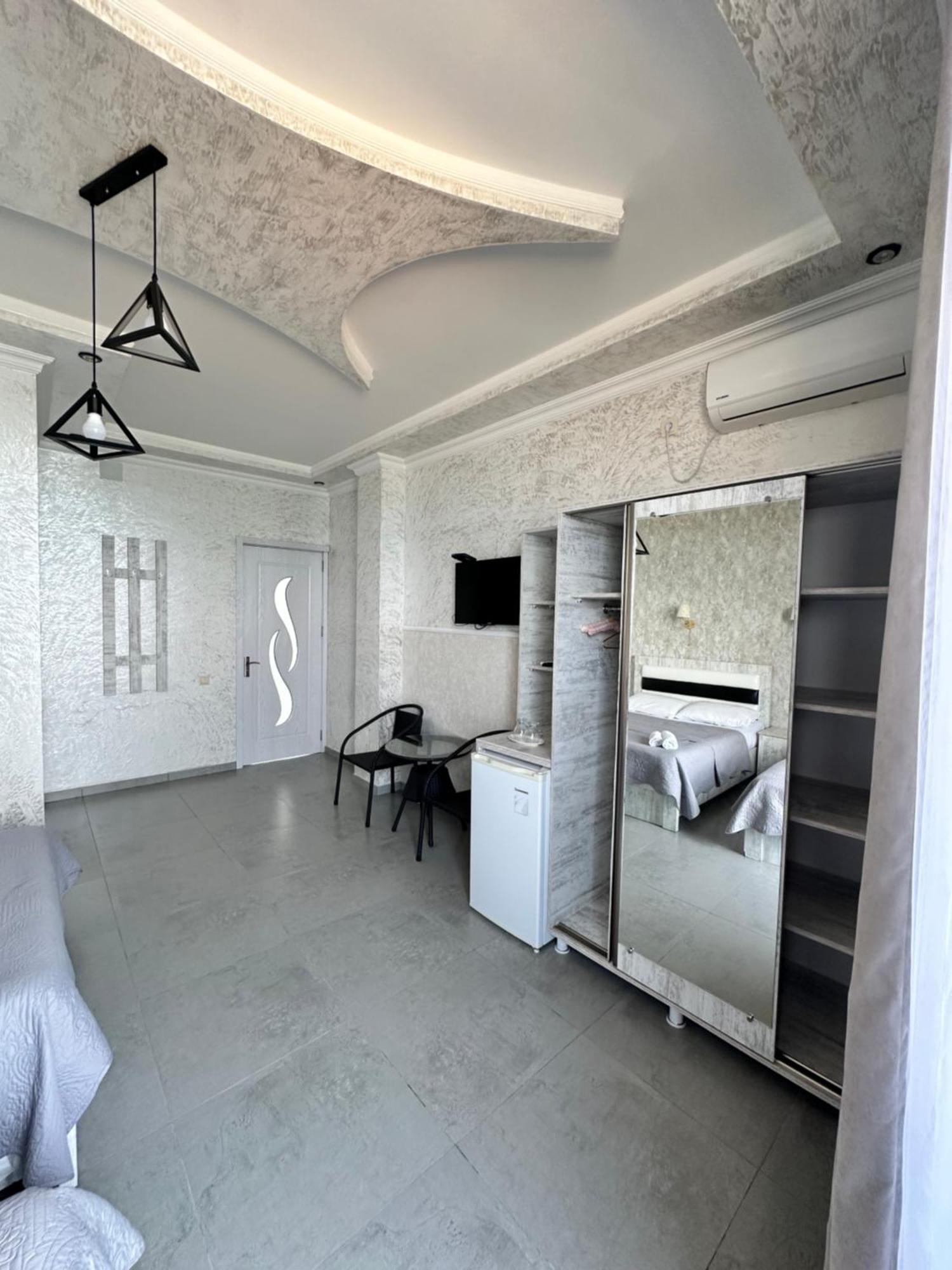 Hotel black sea Koboeleti Buitenkant foto